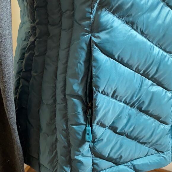 32* puffer vest🌿 - Picture 4 of 7